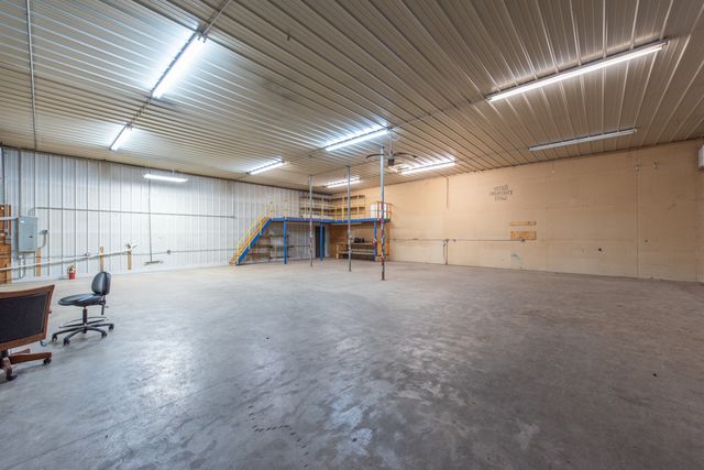 3401 16th St, Zion, IL 60099